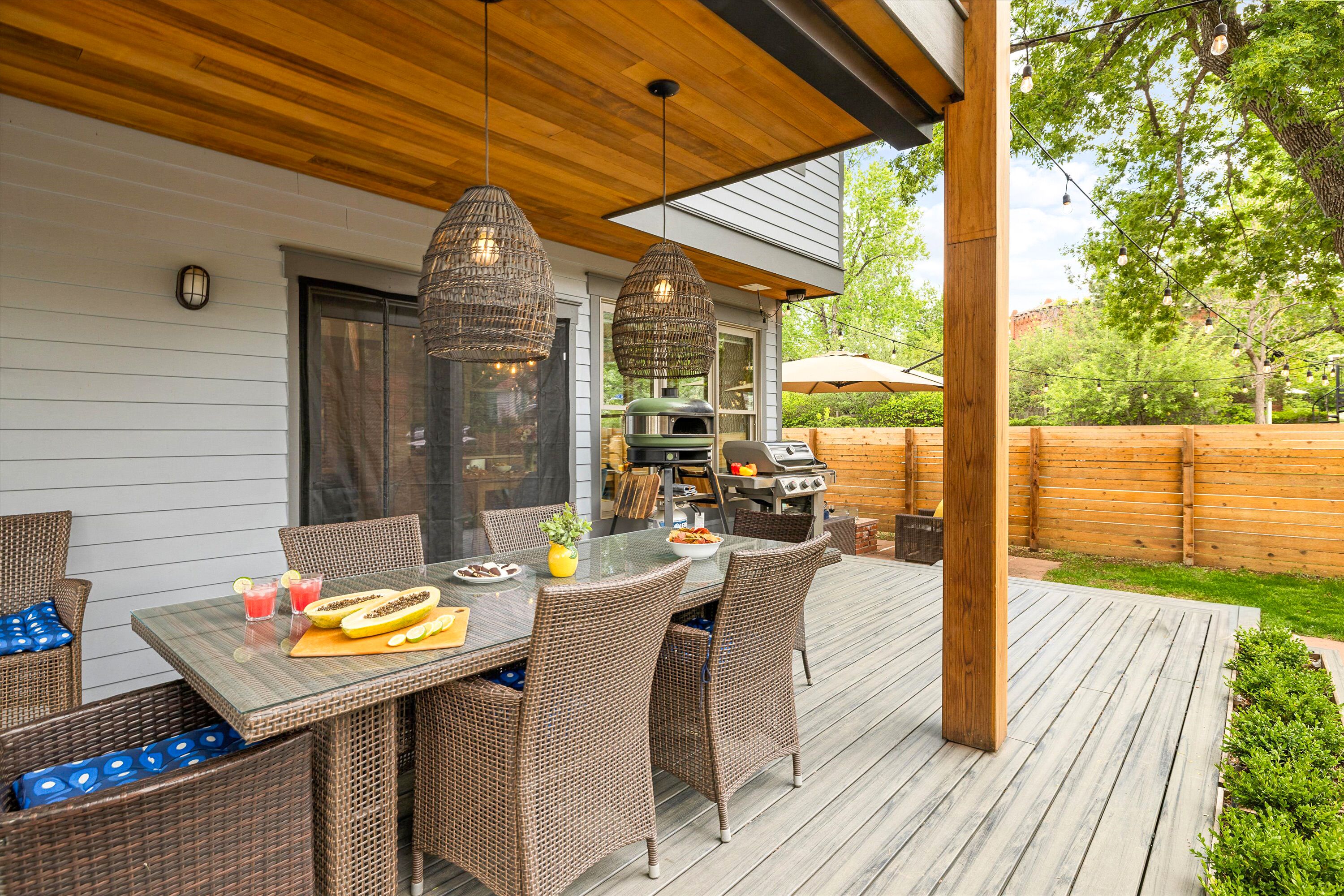 Outdoor dining