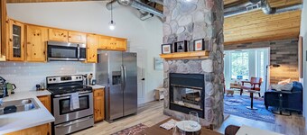 NEW 3BR Cabin Near Sedona + walk to creek