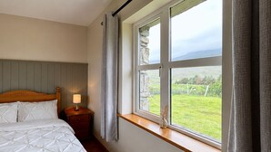 3 chambres, fer et planche à repasser, draps fournis