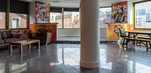 Interior - Las Vegas Party Pad (Sleeps 16) (Liverpool)