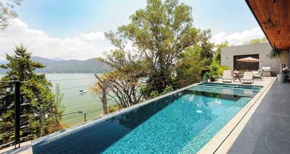 Villa del Carmen: Lakeview Estate