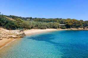 Sun-loungers - Vrbo Property (Hyères)