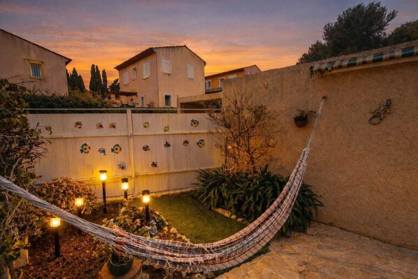 Property grounds - Vrbo Property (Hyères)