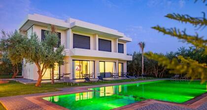 Villa Zahi Spacious 5-bedroom house in delightful Tameslohte with AC