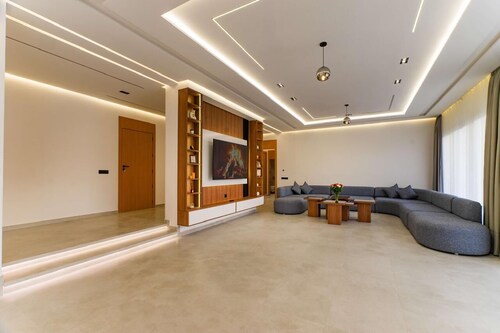 Villa Zahi Spacious 5-bedroom house in delightful Tameslohte with AC