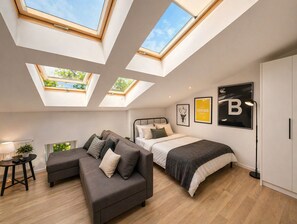 Internet, bed sheets - Skylight Loft in City Center with AC (Kraków)