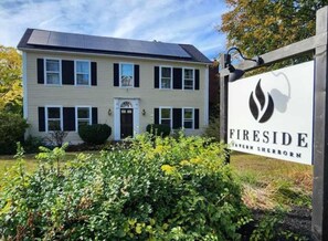 Exterior - Forest Room: The Inn at Fireside Tavern Sherborn (Sherborn)