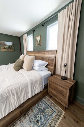 Iron/ironing board, travel crib, WiFi, bed sheets