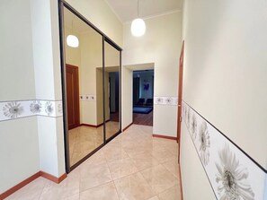 Premium bedding, minibar, in-room safe, blackout curtains - Deribas 31 (Odesa)