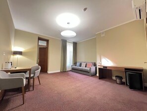 Premium bedding, minibar, in-room safe, blackout curtains - Deribas 31 (Odesa)