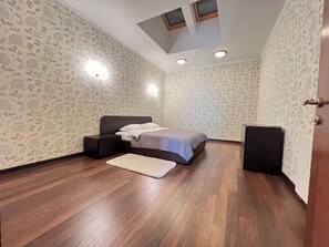 In-room safe, blackout drapes, soundproofing, free WiFi - Deribas 31 (Odesa)