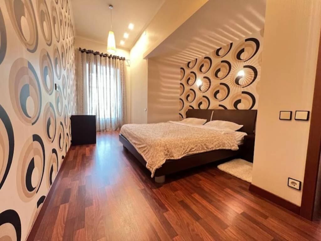 In-room safe, blackout drapes, soundproofing, free WiFi