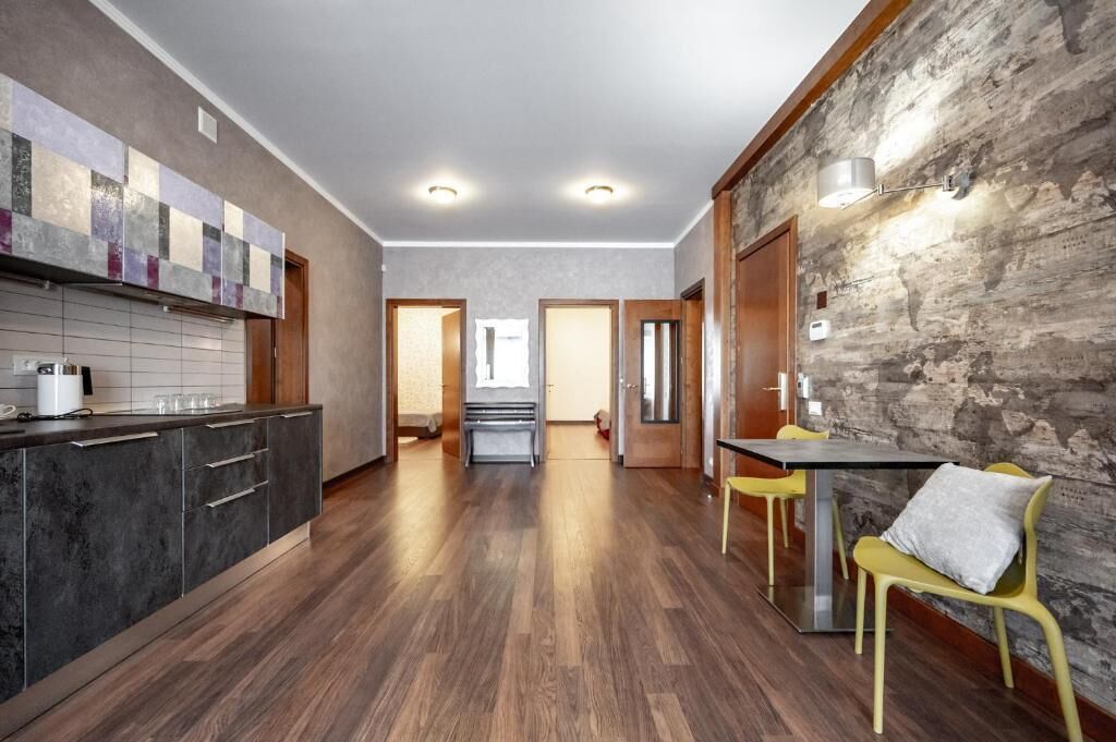 Suite de lujo, no fumadores | Ropa de cama de alta calidad, minibar, caja fuerte y cortinas opacas