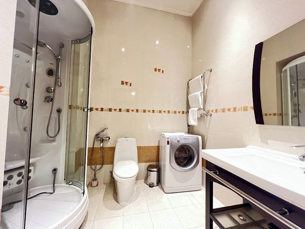 Luxury Suite, Non Smoking | Premium bedding, minibar, in-room safe, blackout drapes
