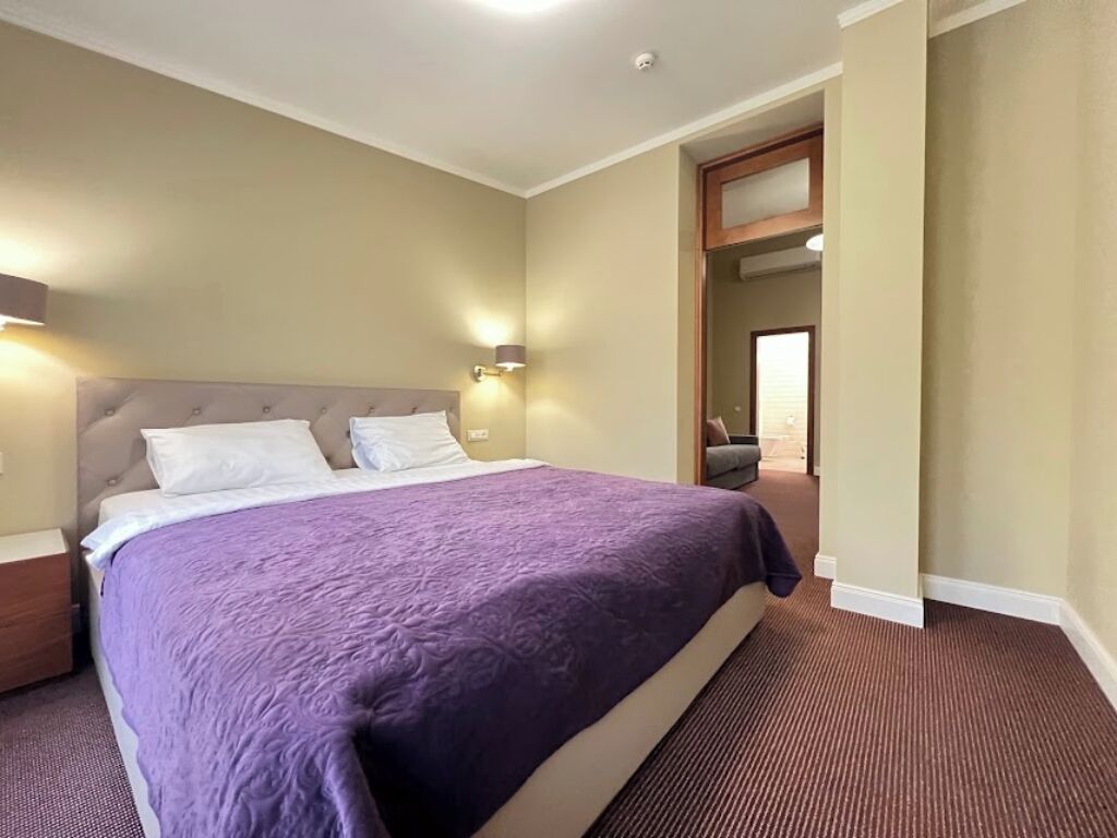 In-room safe, blackout drapes, soundproofing, free WiFi