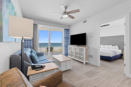 Gulf-Front Suite w/ Beach Views & 2 Pools