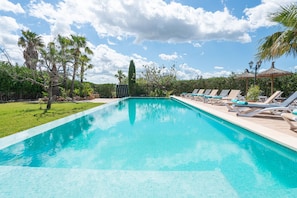 House | 5 bedrooms - Sa Xabola in Selva With 5 Bedrooms and 4 Bathrooms (Selva)