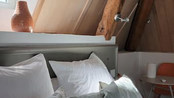 Blackout curtains, iron/ironing board, free WiFi
