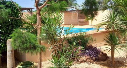 Independent guest studio with swimming pool, gardens, terrace and parking lot