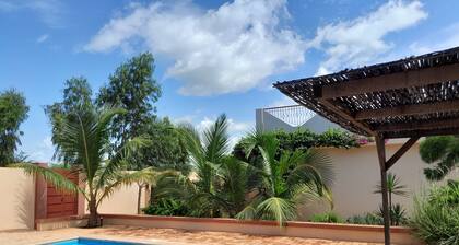 Studio d'hÎtes indépendant avec piscine, jardins, terrasse et parking