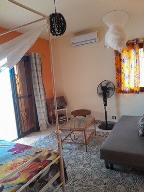 Interior - Vrbo Property (TOUBAB DIALAO)