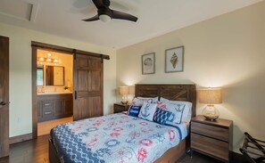 3 bedrooms, free WiFi, bed sheets - 4 Season Lakefront cottage at Muskoka.
Amazing for swimming, boating & fishing! (Bracebridge)
