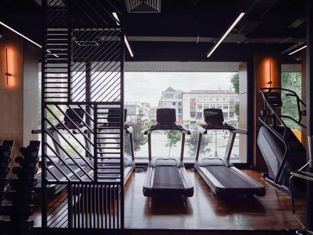 Business Double Room, City View | Fitness facility