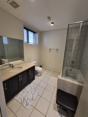 Bathroom - Beautiful Modern Studio | North York | By Subway close to Downtown (Toronto)