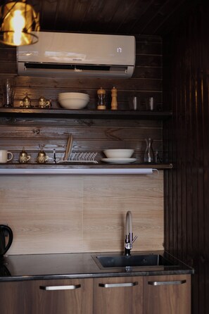 Interior - a cozy house with a beautiful view of the mountains (Ukhuti)