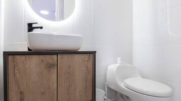 Comfort studio | Badkamer | Handdoeken, zeep, toiletpapier
