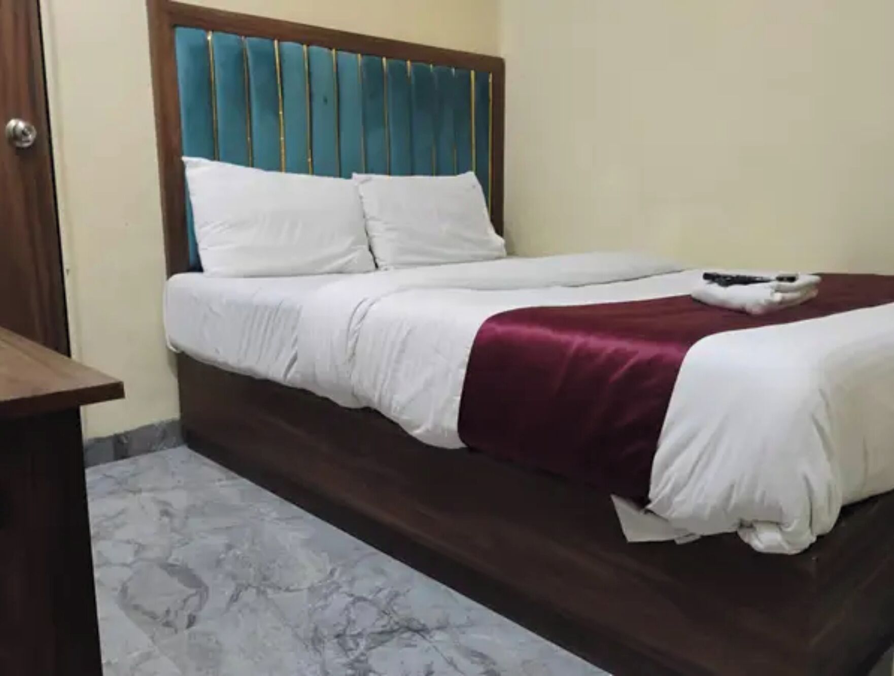 Deluxe Room | Egyptian cotton sheets, premium bedding, in-room safe, desk