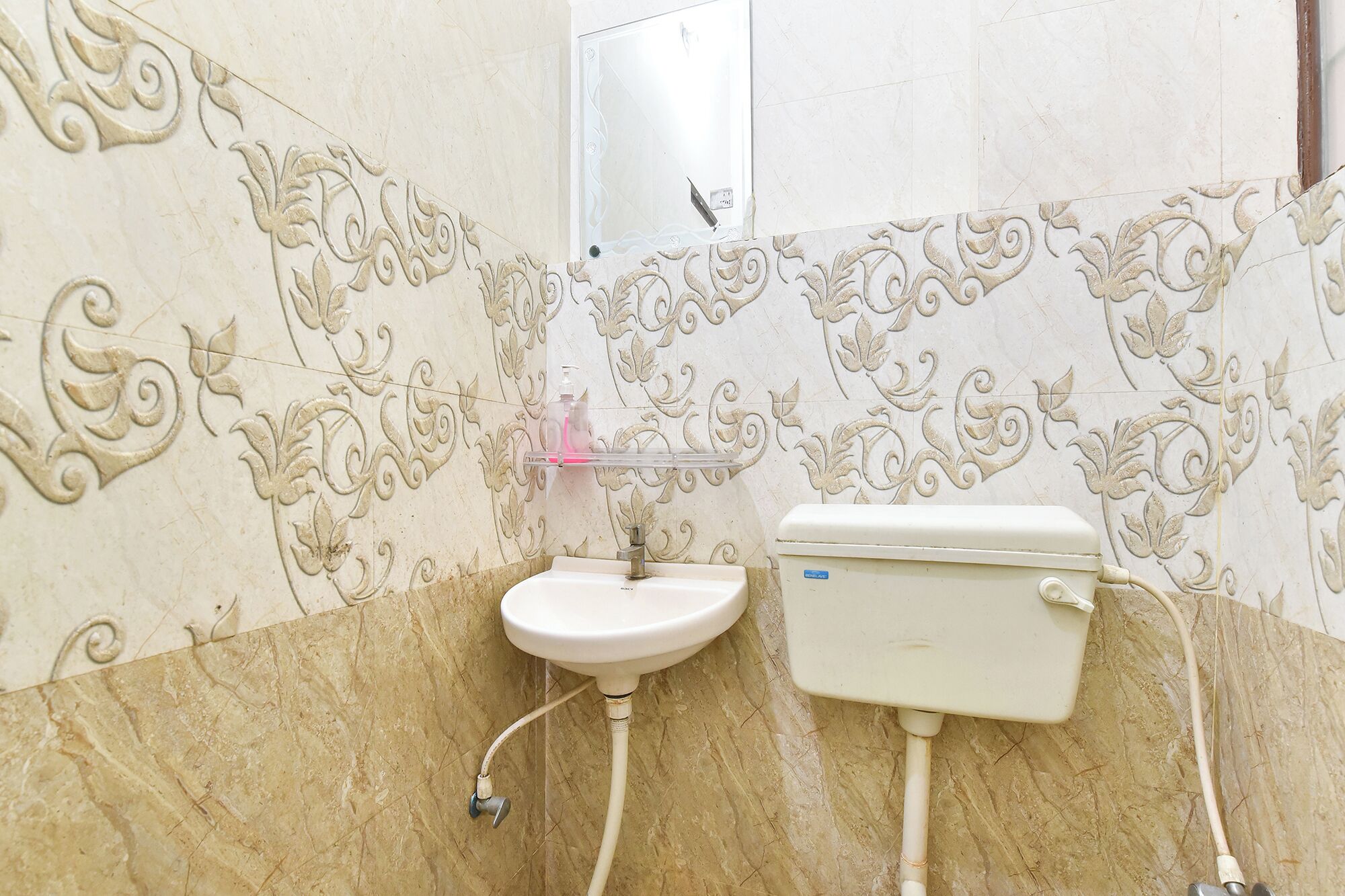 Bruser, brusehoved med spredningseffekt, gratis toiletartikler