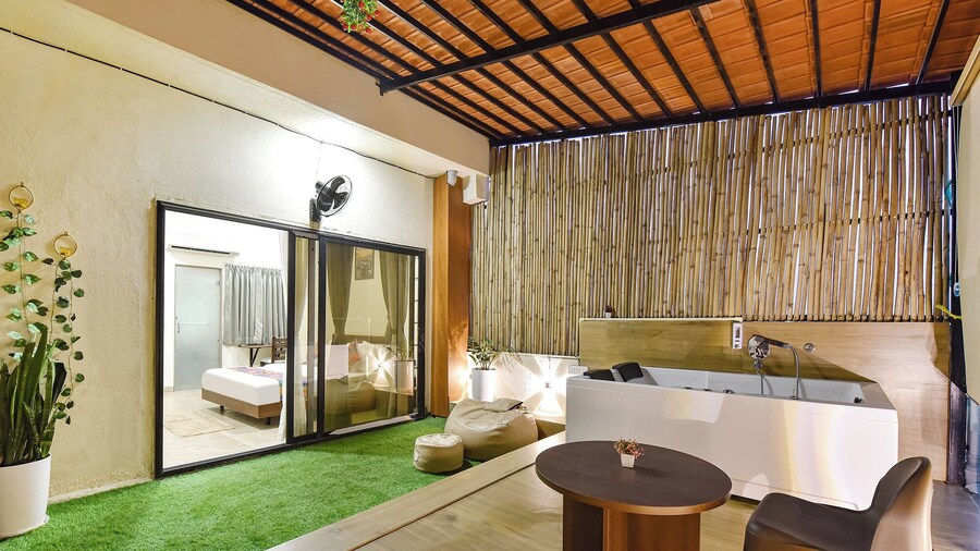 FabHotel Aura Azure, Mahalaxmi Nagar