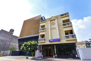 Exterior - Fabhotel Aura Azure (Indore)