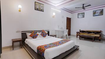 Family Room | Egyptian cotton sheets, premium bedding, in-room safe, desk
