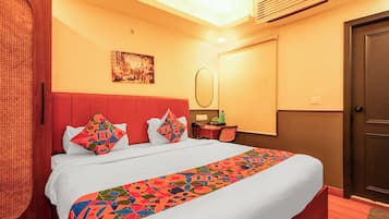 Egyptian cotton sheets, premium bedding, in-room safe, desk