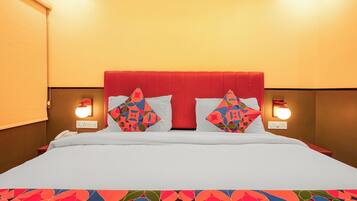Premium Room | Egyptian cotton sheets, premium bedding, in-room safe, desk