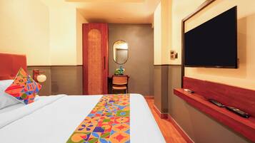Egyptian cotton sheets, premium bedding, in-room safe, desk