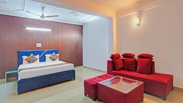 Deluxe Room | Egyptian cotton sheets, premium bedding, in-room safe, desk