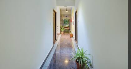 FabHotel Grand Broholic Luxury Rooms JNTU - Nr. JNTU Collegue Metro Station-Kukatpally