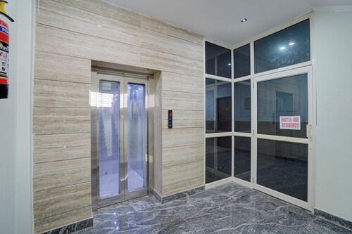 Fabhotel Hr Residency
