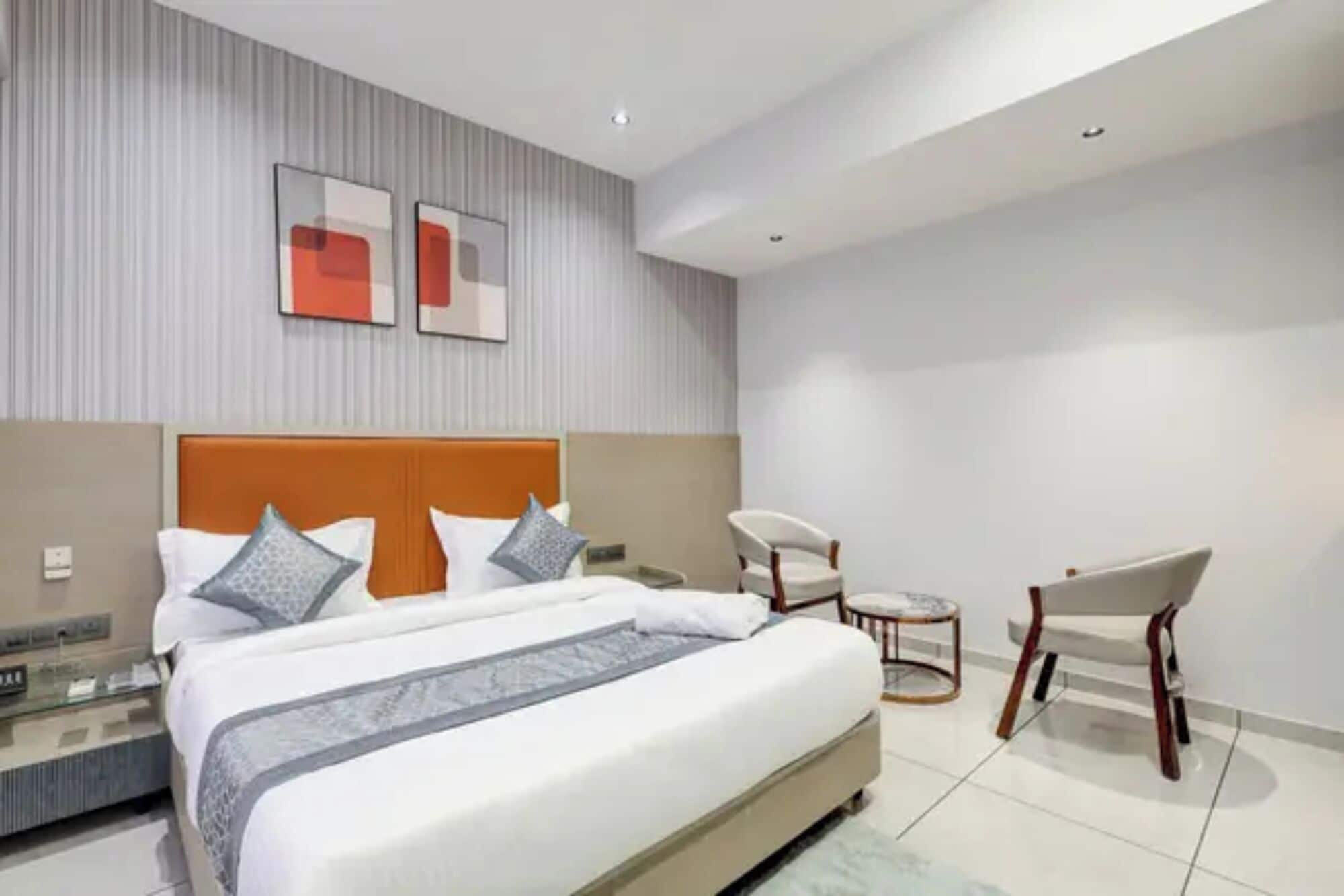Egyptian cotton sheets, premium bedding, in-room safe, desk