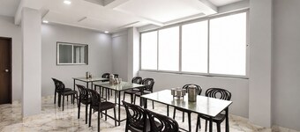 Fabhotel Ojas Inn