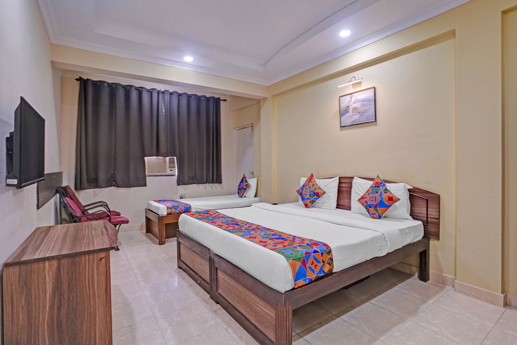 Family Room | Egyptian cotton sheets, premium bedding, in-room safe, free WiFi