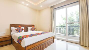 Egyptian cotton sheets, premium bedding, in-room safe, desk