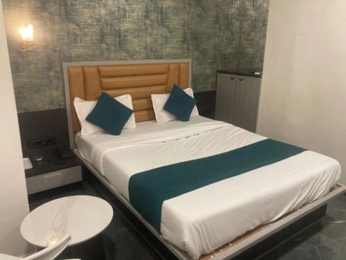 Fabhotel Sawariya