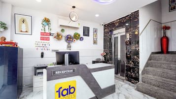 Quầy tiếp tân