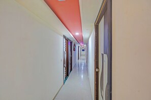 Lobby - Fabhotel Skyland I (Ahmedabad)