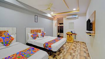 Family Room | Egyptian cotton sheets, premium bedding, in-room safe, desk