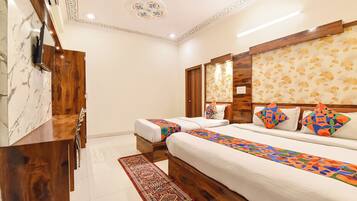Egyptian cotton sheets, premium bedding, in-room safe, desk